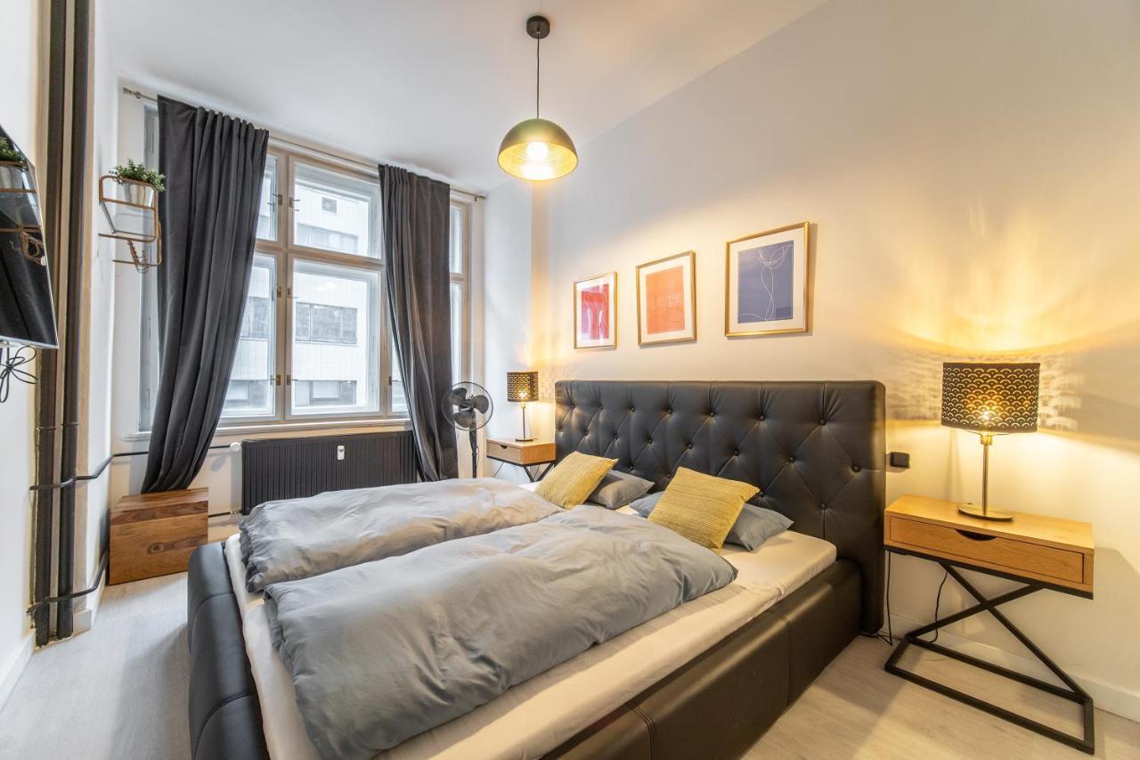 Sunny Central Apartment On Wenceslas Square By Easybnb Prague Extérieur photo